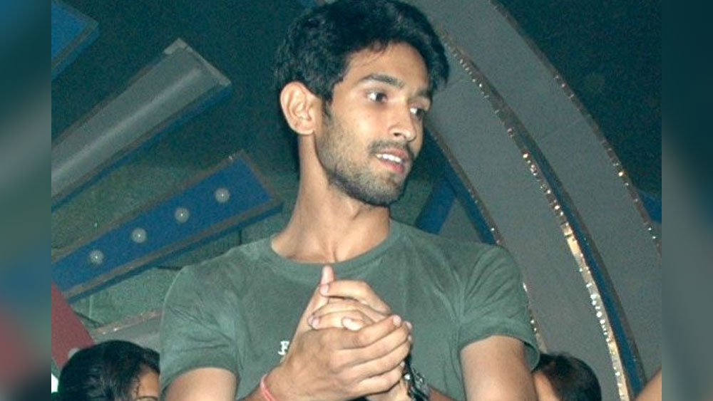 উপার্জন থেকে নিজেরও একটা শখ পূর্ণ করেছিলেন বিক্রান্ত। ভর্তি হয়েছিলেন শমক দভরের নাচ শেখানোর প্রতিষ্ঠানে। তাঁর নাচের দক্ষতায় খুশি হয়ে শমক তাঁকে ৪০ জন সেরা শিক্ষার্থীর মধ্যে বেছে নিয়েছিলেন। তাঁর সহকারী রূপে কাজ করার পাশাপাশি বিক্রান্ত নাচ শেখাতেন যৌনকর্মীদের সন্তানদের।