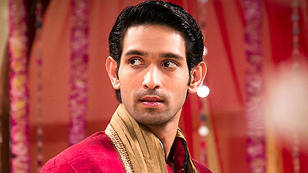 শো-এর নাম ছিল ‘কঁহা হুঁ ম্যায়ঁ’। কিন্তু এই ধারাবাহিক কোনওদিন টিভিতে সম্প্রচারিতই হয়নি। মাঝপথেই তার কাজ বন্ধ হয়ে যায়। আবার বন্ধ হয়ে যায় উপার্জনের পথ। বিক্রান্ত এর পর ওই প্রযোজনা সংস্থার কাছেই কাজ চান। তাঁকে সহকারী প্রযোজকের কাজ দেওয়া হয়। তাঁর কাজ ছিল অডিশন নেওয়া।