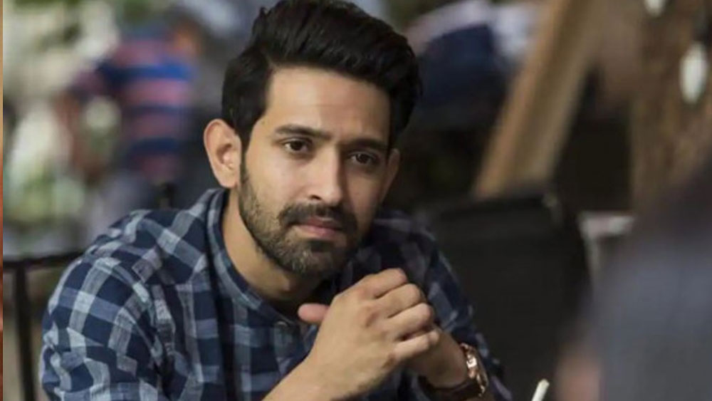 কিন্তু একটানা অন্যদের পোর্টফোলিয়ো বাছাই করতে ভাল লাগছিল না বিক্রান্তের। তাঁর স্বপ্ন ছিল অভিনেতা হওয়ার। এর পর তিনি ঝুঁকি নিয়ে পুরো সময় দেন অভিনেতা হওয়ার পিছনেই। এনডিটিভি ইমাজিন-এ তিনি সুযোগ পান ‘ধর্মবীর’ ধারাবাহিকে ধর্মের চরিত্রে। তাঁর কাজ জনপ্রিয় হয়।