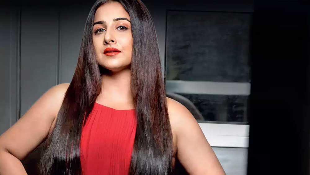 সহঅভিনেতা হিসেবে জন খুবই ভাল, সে কথা বিদ্যা জানান। তবে তাঁদের মধ্যে কোনও বিশেষ সম্পর্কের কথা তিনি অস্বীকার করেন।