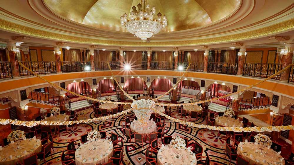 আগুন, বাতাস, মাটি এবং জল— প্রকৃতির এই মূল উপাদানের প্রভাব রয়েছে স্যুইটগুলির ভিতরের রঙে। সবথেকে ছোট স্যুইটের আয়তনও ১,৮৩০ বর্গফুট। একটা স্যুইট সম্পূর্ণ ঘুরে দেখতেও সময় লাগে অন্তত ৩০ মিনিট।