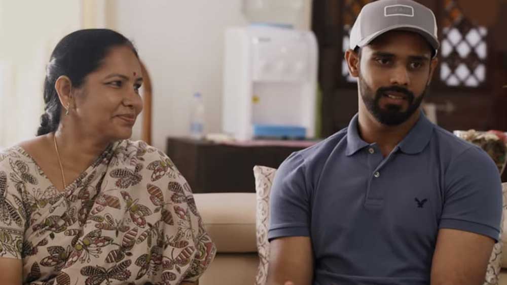 পুরো নাম গড়ে হনুমা বিহারী। জন্ম ১৯৯৩ সালের ১৩ অক্টোবর, অন্ধ্রপ্রদেশের কাকিনাড়ায়। তাঁর বাবা ছিলেন সাধারণ চাকুরে। মা, গৃহবধূ। মাত্র ১২ বছর বয়সে বাবা সত্যনারায়ণকে হারান হনুমা বিহারী। সংসারের হাল ধরতে কাজ শুরু করেন মা।