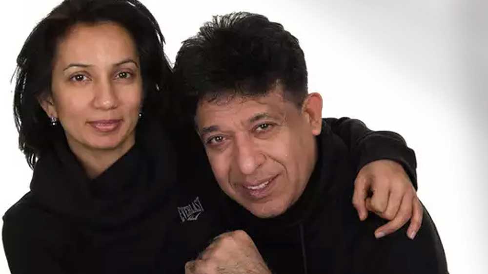 অতীতের জনপ্রিয় শিশুশিল্পী এখন থাকেন ওয়েলসে। তিনি এবং তাঁর স্ত্রী নূর মিলে সেখানে ‘ইন্ডিয়ানা’ নামে একটি রেস্তরাঁ চালান। পাশাপাশি তাঁর একটি পর্যটন সংস্থাও আছে।