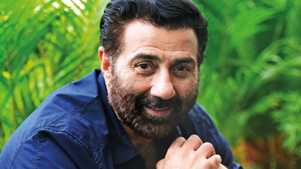 সানিও স্ত্রীর সঙ্গে ফের সম্পর্ক শুধরে নেন। তবে কোথাও না কোথাও তাঁদের সম্পর্কের সুতোটা বোধ হয় আলগাই রয়ে গিয়েছে।