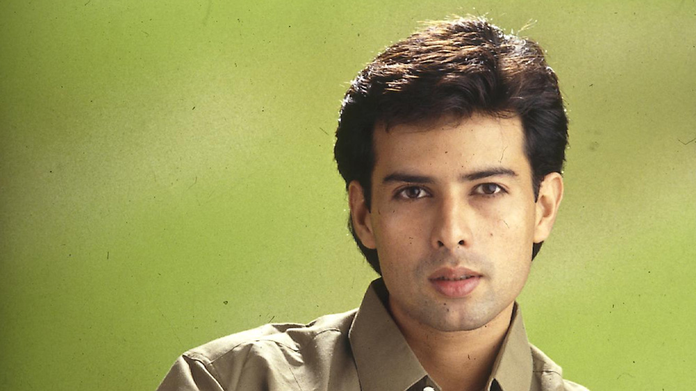 আদতে দিল্লির ছেলে অতুল। সেখানেই তাঁর জন্ম ১৯৭০ সালের ৮ জুলাই। বাবা রোহিত অগ্নিহোত্রীও ছিলেন অভিনেতা। তবে বলিউডে সাফল্য পাননি তিনি। কিছু দিন পর অভিনয় ছেড়েও দেন। তার পর তিনি সিনেমার হোর্ডিং লাগানোর ব্যবসা শুরু করেন।