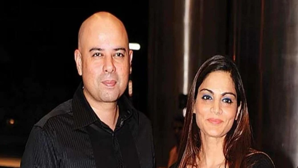 ছবির পাশাপাশি অতুল কাজ করতেন বিজ্ঞাপনেও। একটি রঙের বিজ্ঞাপন করতে গিয়ে তাঁর সঙ্গে আলাপ হয় আলভিরা খানের। সেলিম খানের মেয়ে তথা সলমন খানের বোন অলবীরা তখন বিজ্ঞাপনী ছবির কাজে কৈলাস সুরেন্দ্রনাথের সহকারী ছিলেন।