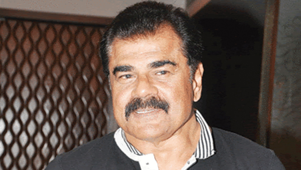 শরতের জন্ম ১৯৫০ সালের ১৭ অগস্ট, মধ্যপ্রেদেশর সাতনায়। ভোপালের সেন্ট জোসেফস কনভেন্ট স্কুলের পরে তাঁর পড়াশোনা জব্বলপুরের ক্রাইস্ট চার্চ বয়েজ সেকেন্ডারি স্কুলে। ইঞ্জিনিয়ারিং কলেজ থেকে ইলেকট্রনিক্স এবং টেলিকমিউনিকেশনস-এ ইঞ্জিনিয়ারিং পাশ করার পরেও ইচ্ছে ছিল না চাকরি করার।