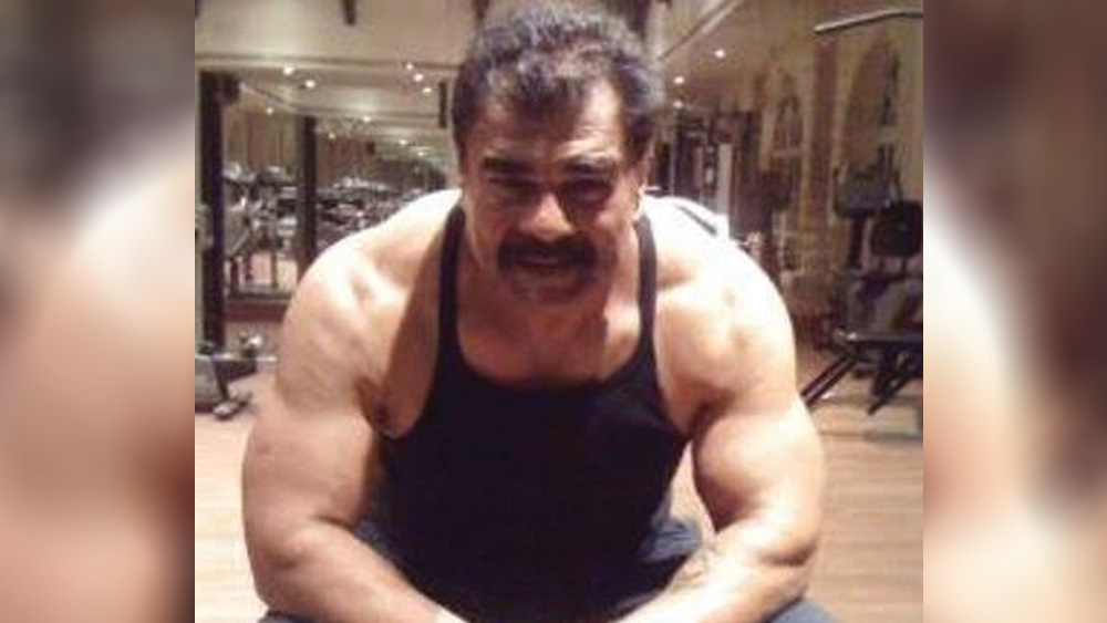 মু্ম্বইয়ে পা দিয়ে শরৎ বুঝতে পারলেন কল্পনা এবং বাস্তবের মধ্যে পার্থক্য কতটা। ছোটবেলা থেকে শুনেছিলেন তিনি সুদর্শন। কিন্তু মু্ম্বই এসে বুঝলেন শুধু চেহারা দিয়ে সুযোগ পাওয়া যায় না। সে সময় তাঁকে ফিরে এসে চাকরি করার জন্য বলেন তাঁর বাবা। বাবার কথা শুনে চাকরিতে যোগও দেন শরৎ।