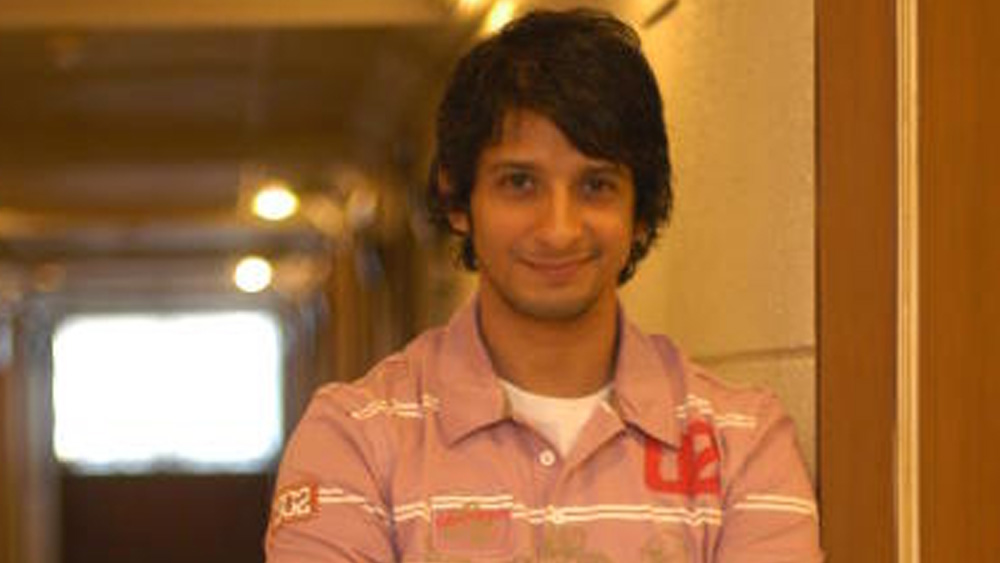 মহারাষ্ট্রের নাগপুরে শরমনের জন্ম ১৯৭৯ সালের ২৮ এপ্রিল। তাঁর বাবা অরবিন্দ জশী ছিলেন থিয়েটারের নামী অভিনেতা। ‘শোলে’ ছবিতেও একটি ছোট ভূমিকায় অভিনয় করেছিলেন অরবিন্দ।