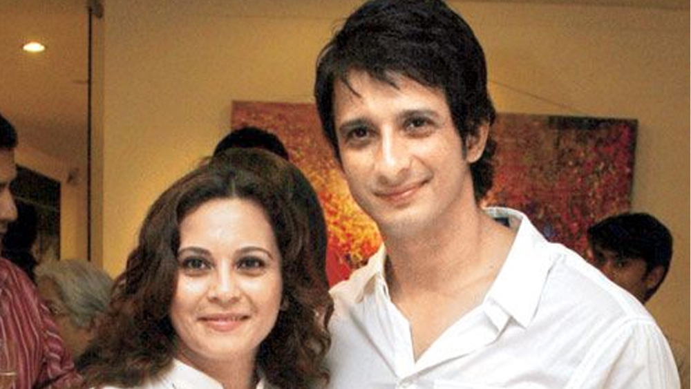 মুম্বইযে বড় হওয়া শরমনের অভিনয়ে হাতেখড়ি হয় তাঁর বাবা অরবিন্দের কাছেই। সিনেমায় অভিনয়ের আগে শরমন কাজ করেছিলেন থিয়েটার জগতেও।