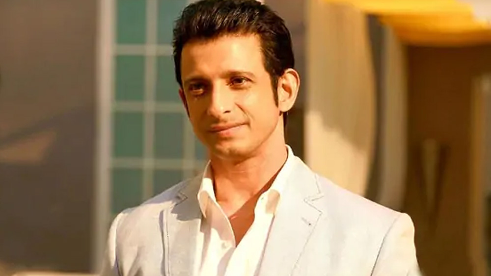 ২০১৫ সালে শরমনের অনুরাগীরা তাঁর ছবি দেখে আশাহত হয়ে পড়েন। কারণ সে বছর তিনি অভিন করেছিলেন ‘হেট স্টোরি থ্রি’-তে। শরমনের ভক্তরা ভাবতেও পারেননি তাঁর মতো অভিনেতা এরকম ছবিতে অভিনয় করতে পারেন!