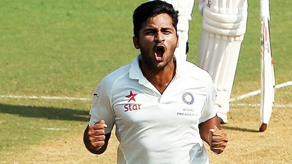 শার্দূল ঠাকুর: জাডেজার বদলে তাঁকেই ভাবছে ভারতীয় দল। বল ছাড়াও তাঁর ব্যাটিং ভারতকে সাহায্য করবে। ফের সুযোগ শার্দূলের সামনে। টেস্ট ক্রিকেটে মাত্র ১০টি বল করেই মাঠ ছাড়তে হয়েছিল তাঁকে। ব্রিসবেনে তাঁরও একরকম অভিষেকই হবে বলা চলে।