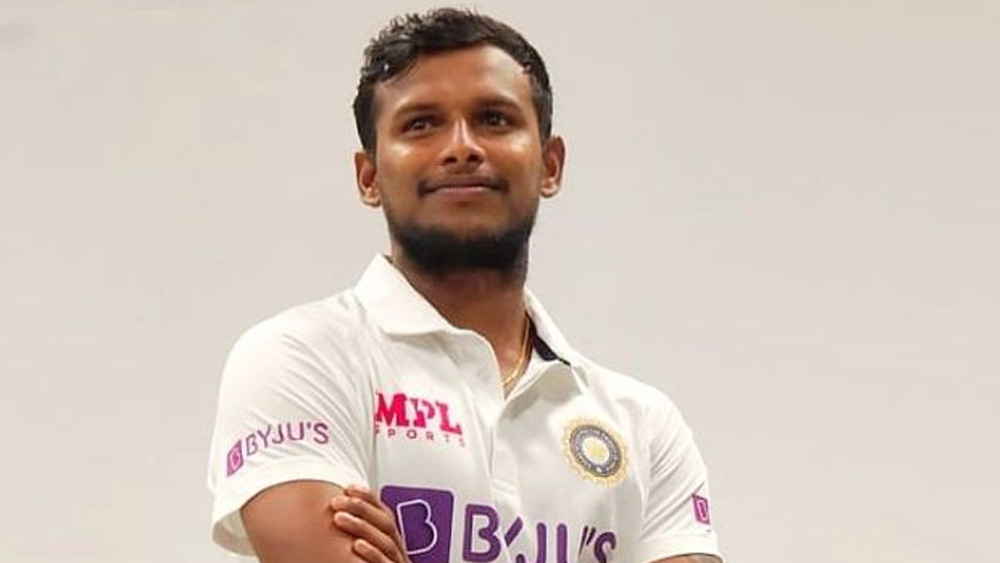 টি নটরাজন: বুমরার চোট পেস আক্রমণকে দুর্বল যেমন করেছে, তেমনই সুযোগ এনে দিয়েছে নতুনদের পরখ করে নেওয়ারও। বাঁহাতি পেসারের সাদা বলে অভিষেক ঘটেছে অস্ট্রেলিয়াতেই। এ বার টেস্টেও এখানেই অভিষেক ঘটে কি না সেটাই দেখার।