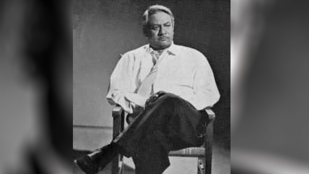 মেহবুবের সহকারী প্রথমে ওয়াজিদের ছেলের সঙ্গে আলাপ করলেন। খুদের চটপটে স্বভাব এবং চটজলদি উত্তরে মুগ্ধ হয়ে গেলেন তিনি। বুঝলেন, ‘বিরজু’ চরিত্রে জন্য এই শিশুকে দারুণ মানাবে। তিনি ওয়াজিদকে বললেন তাঁর ছেলেকে নিয়ে মেহবুব খানের সঙ্গে দেখা করতে।