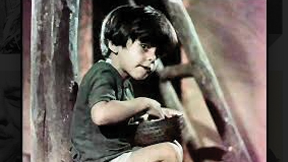 ‘মাদার ইন্ডিয়া’ মুক্তির পরে রাতারাতি তারকা হয়ে যান সাজিদ। ছবি থেকে তিনি পারিশ্রমিক পেয়েছিলেন ৭২০ টাকা। মেহবুব খান এবং তাঁর স্ত্রী সর্দার আখতারের এতটাই প্রিয় ছিলেন সাজিদ, যে পরে তাঁকে দত্তক নেন মেহবুব।