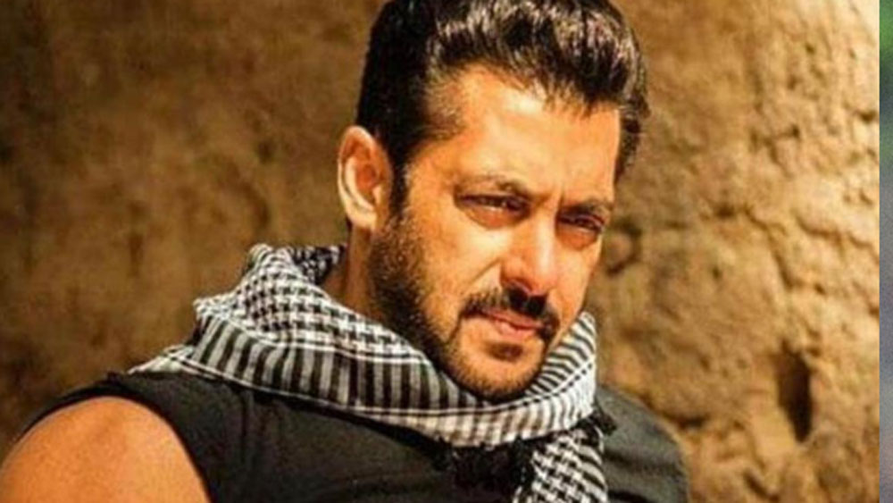 এই রিচাই আবার সলমন খানের মতো দেখতে হতে চান না বলে একটি ফিল্ম থেকেই সরে যেতে চেয়েছিলেন।