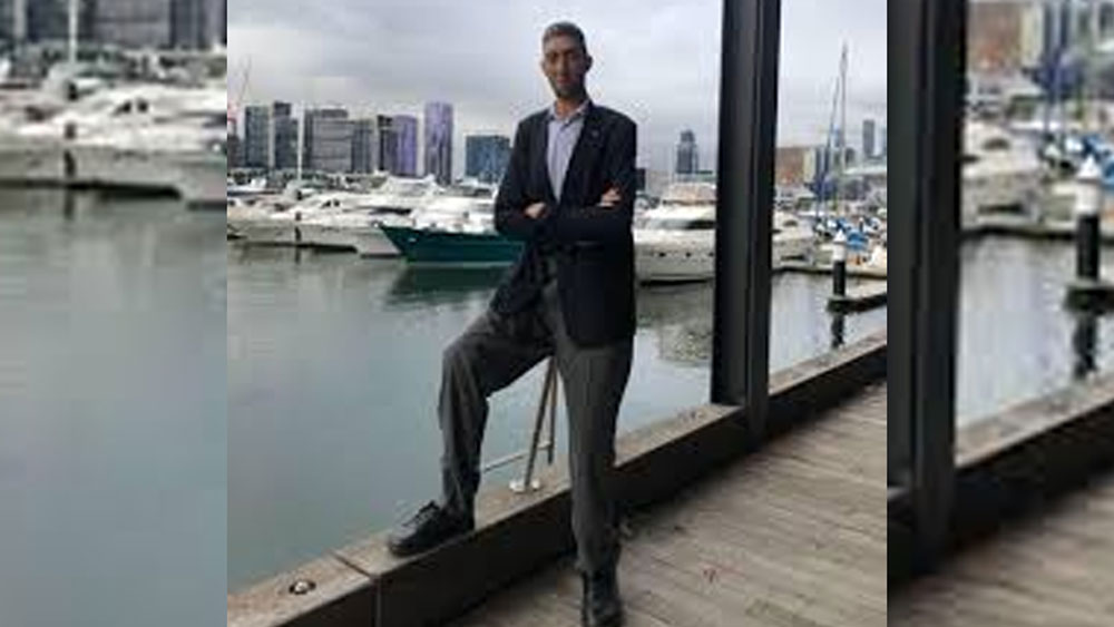 একাকিত্বে ভুগতে শুরু করেন সলমন। তিনি ঠিকমতো দাঁড়াতে পারতেন না। হাতে লাঠি নিয়ে চলাফেরা করতে হয় তাঁকে।