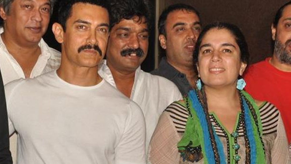 আমির খান আর রীনার মধ্যেও আজও বন্ধুত্ব অটুট রয়েছে। আমিরের কোনও ছবির প্রিমিয়ার মিস করেন না রীনা।