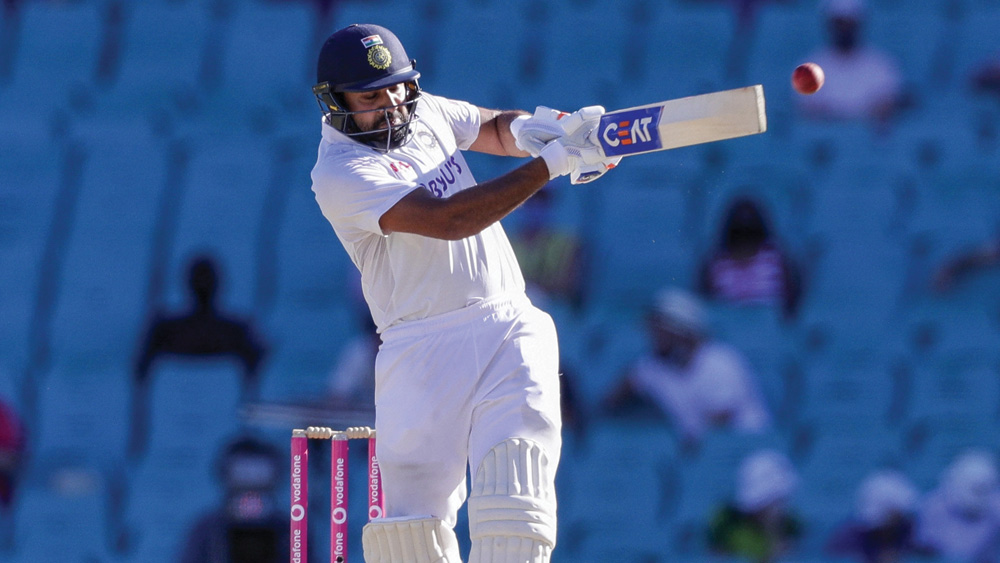 রোহিতের দলে আসা ভারতীয় দলের কাছে যে কতটা গুরুত্বপূর্ণ তা বোঝা গিয়েছে সিডনিতে। হিটম্যান যে শুধু সাদা বলের ক্রিকেটার নন, লাল বলেও তিনি দাপট দেখাতে পারেন তা আগেই বোঝা গিয়েছিল। ব্রিসবেনে তাঁর ব্যাট থেকে বড় রান এলে আরও নিশ্চিন্ত হবে ভারত।