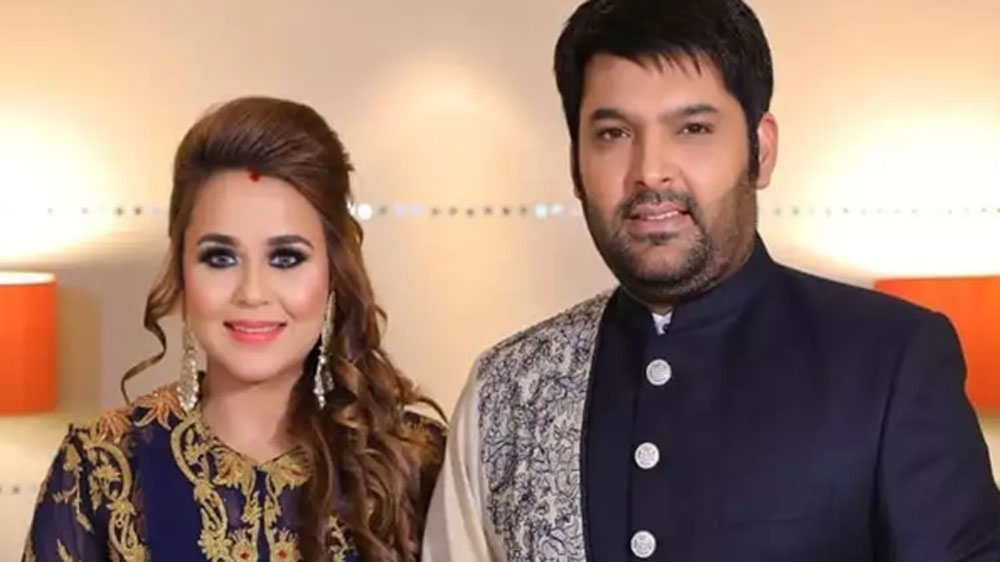 জনপ্রিয়তায় কোনও বলি সুপারস্টারের থেকে কম নন তিনি। আবার বিলাসিতায় তাঁর ভ্যানিটি ভ্যানও হার মানিয়ে দেবে বড় বড় সুপারস্টারদের।