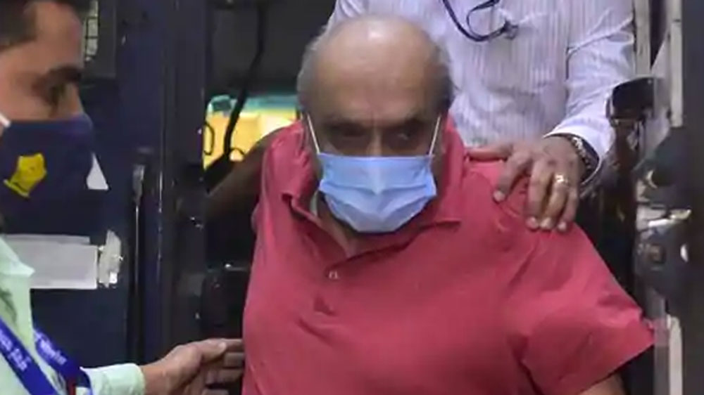 ভ্যানটি ডিজাইন করেছেন দিলীপ ছাবারিয়া। বলিউডের প্রথম সারির বহু সুপারস্টারের ভ্যানিটি ভ্যানও তাঁরই তৈরি।