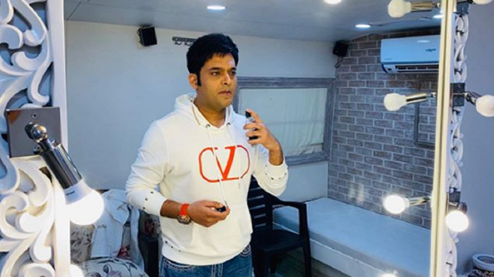 কেবিনে উন্নত প্রযুক্তির অডিয়ো সিস্টেমের ব্যবস্থা রয়েছে। ভ্যানে যে সমস্ত আলো লাগানো রয়েছে তার সবটাই রিমোট বা ব্লুটুথের দ্বারা নিয়ন্ত্রণ করা যায়।