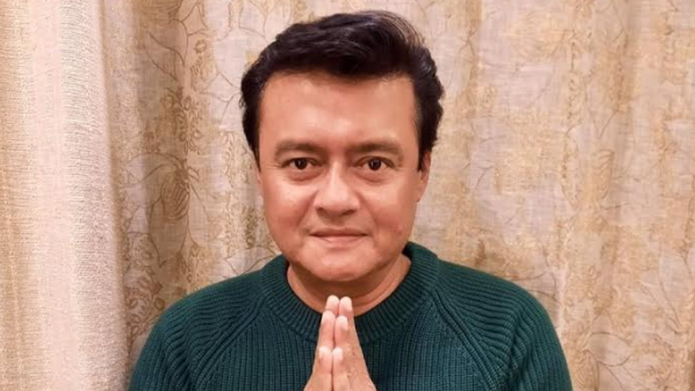 ব্যস্ত হাতে এখন অনেক কাজ। কমলেশ্বর মুখোপাধ্যায়ের ‘অনুসন্ধান’-এর কাজ প্রায় শেষের মুখে। শৈবাল মিত্রের পরিচালনায় সৈয়দ মু্স্তাফা সিরাজের গল্প ‘তখন কুয়াশা ছিল’-ও মুক্তি পাবে এ বছর। এই ছবিতেই শাশ্বত শেষ বার কাজ করেছেন সৌমিত্র চট্টোপাধ্যায়ের সঙ্গে। রাজকুমার সন্তোষীর পরিচালনায় হিন্দি ছবি ‘ব্যাড বয়’-তেও কাজ করেছেন। সেটাও মুক্তি পাওয়ার কথা এ বছরই।