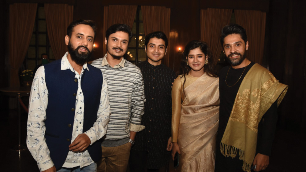 শুধু তাই নয়, দিতিপ্রিয়ার উৎসাহ দিতে উপস্থিত ছিল ‘টিম রাসমণি’। ভূপাল-খ্যাত বিশ্বাবসু বিশ্বাস, গদাধর সৌরভ সাহা ও দ্বারিকা নিলোৎপল বন্দ্যোপাধ্যায়।