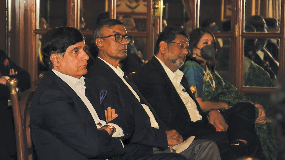 নন্দু বেলানি, চন্দ্রশেখর ঘোষ, হর্ষবর্ধন নেওটিয়া এবং রূপালি বসু-সহ আরও অনেক বিশিষ্ট মানুষ উপস্থিত ছিলেন এই অনুষ্ঠানে।