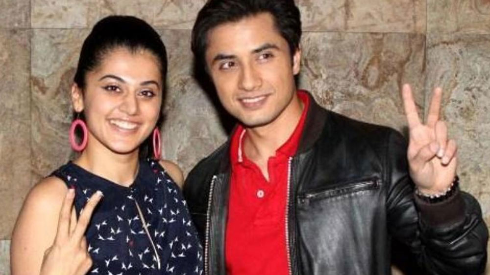 মিশার ওই পোস্টের পরই ঝড় ওঠে টুইটারে। পাকিস্তান ফিল্ম ইন্ডাস্ট্রিতে #মিটু প্রতিবাদ শুরু হয়।