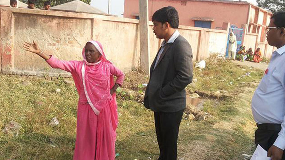 রমেশের আইএএস হওয়ার ইচ্ছা কলেজ জীবন থেকে শুরু হয়। কলেজে পড়ার সময় এক তহশিলদারের সঙ্গে তাঁর পরিচয় হয়েছিল। তাঁর থেকেই আইএএস হওয়ার অনুপ্রেরণা পেয়েছিলেন তিনি।