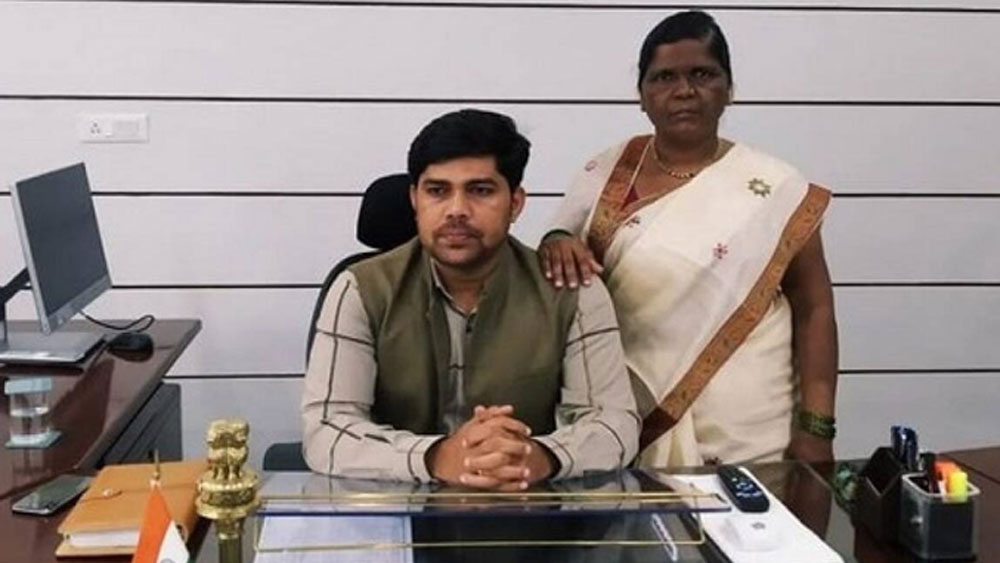 ২০১০ সালে তিনি প্রথম এই পরীক্ষায় বসেন। উত্তীর্ণ হতে না পারলেও স্টেট ইনস্টিটিউট অব অ্যাডমিনিস্ট্রেটিভ কেরিয়ার পরীক্ষায় উত্তীর্ণ হন। ফলে থাকার জন্য হস্টেল এবং পড়াশোনার জন্য স্কলারশিপ পান। নিজের দৈনন্দিন খরচাপাতি তোলার জন্য তিনি পোস্টার রং করতেন।