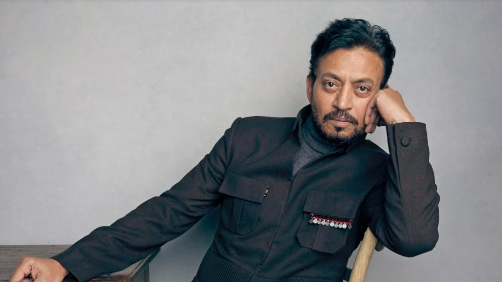 সে দিন বাড়ির পরিচারিকা দরজা খুলে ইরফানের পরিচয় জানতে চেয়েছিলেন। ইরফান বলেছিলেন, তিনি এসি মেকানিক।