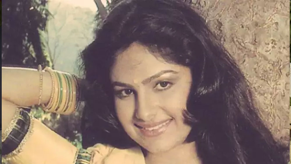 তাঁদের বিয়ে হয় ২০০৩ সালে। ব্যক্তিগত সম্পর্কে কোনও তিক্ততা নেই। অথচ তাঁদের দাম্পত্যে একটি প্রশ্ন বারবারই ঘুরে ফিরে আসে তাঁদের সামনে।