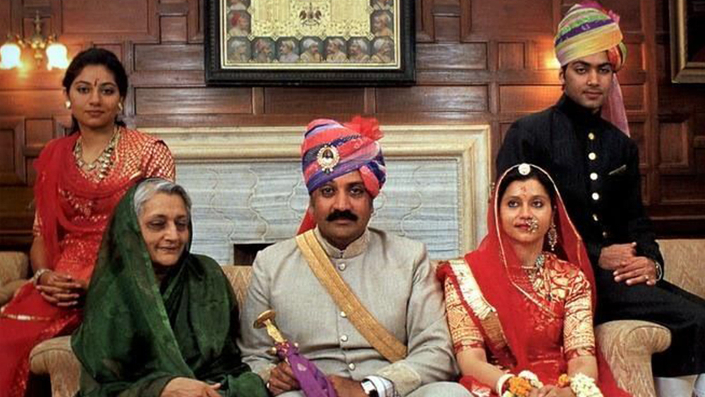 মহারাজা গজ সিংহ, তাঁর স্ত্রী মহারানি হেমলতা রাজে, তাঁদের ছেলে যুবরাজ শিবরাজ সিংহ, তাঁর স্ত্রী আসকটের রাজকুমারি গায়ত্রীকুমারী এবং তাঁদের দুই সন্তান বর্তমানে থাকেন উম্মেদ ভবনে। মহারাজা গজরাজ এবং রাজমাতা হেমলতার একমাত্র মেয়ের নাম শিবরঞ্জনী রাজে।