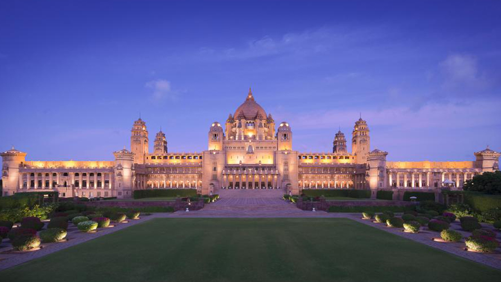 বিশ্বের বৃহত্তম ব্যক্তিগত বাসভবনের মধ্যে এই প্রাসাদ অন্যতম। বলা হয়, পৃথিবীতে এই একটি প্রাসাদই তৈরি হয়েছিল বিংশ শতাব্দীতে। বাকি সব প্রাসাদ তার থেকে প্রাচীন।