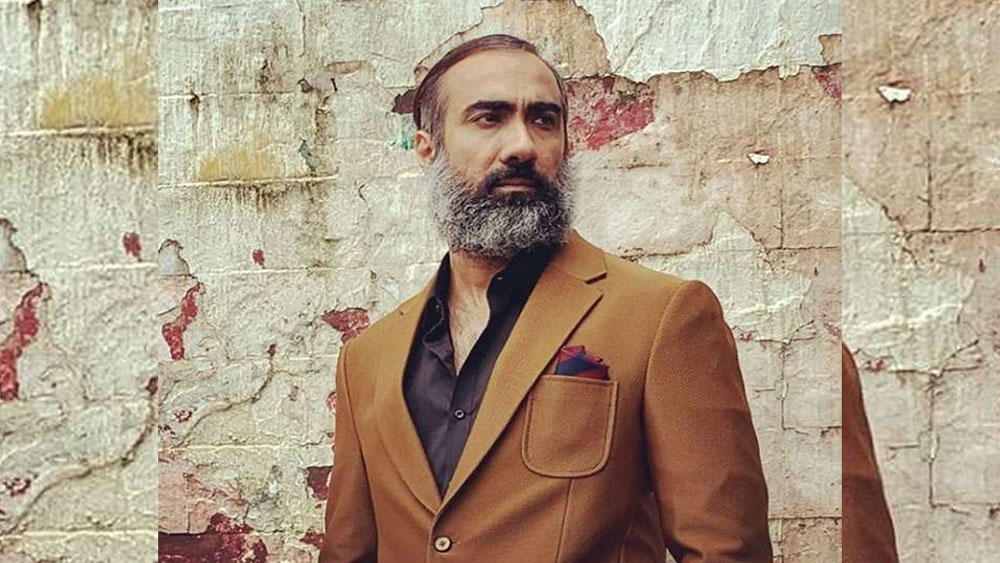 সে সব দিনের কথা পিছনে ফেলে অনেক এগিয়ে এসেছেন রণবীর। কিন্তু ভট্ট পরিবারের সঙ্গে এই অশান্তি তাঁর কেরিয়ারে যথেষ্ট ছাপ ফেলেছিল। অভিনয়ে অত্যন্ত সাবলীল হওয়া সত্ত্বেও তাই মুখ্য ভূমিকায় বেশি দেখা যায়নি তাঁকে।