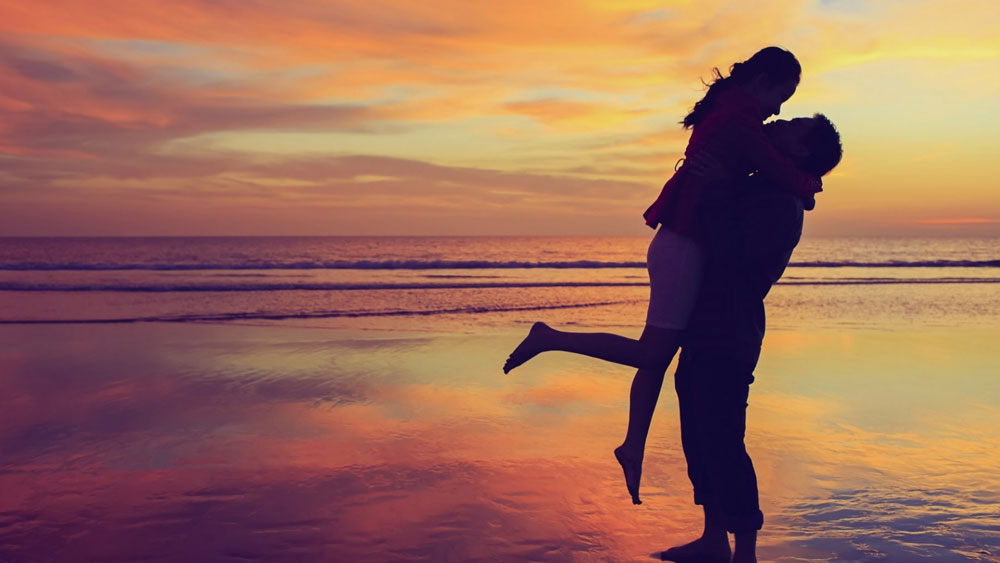 তাঁরা কারা?  কোথায়, কী ভাবে তাঁদের দেখা হল? এ সব একটু খুলেই বলা যাক এ বার।