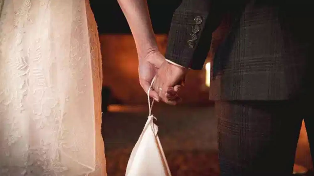 তাঁরা প্রত্যেকেই আটলান্টার বাসিন্দা এবং তাঁদের দেখা হয়েছিল একটি রিয়েলিটি শো-এ।