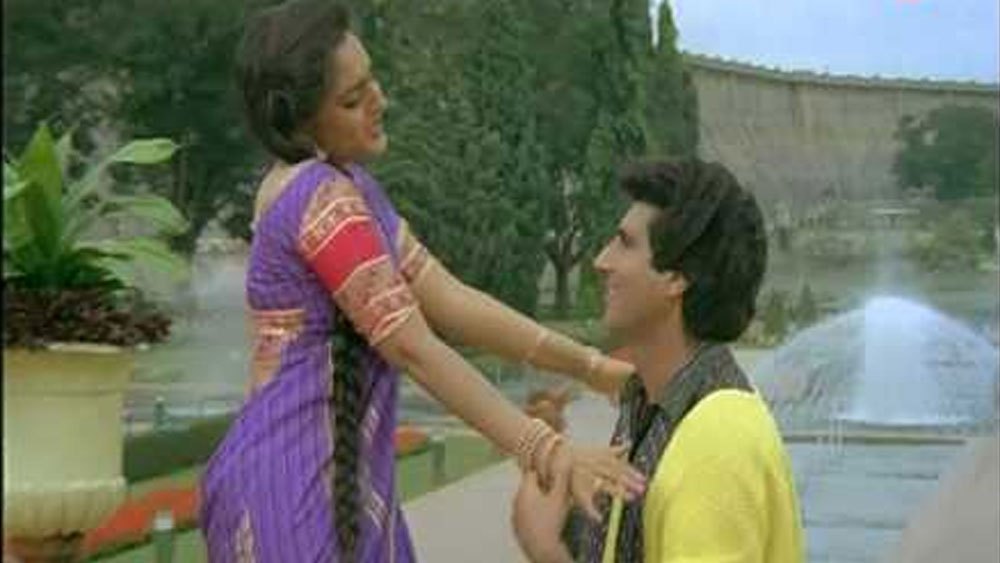 রাজ তাঁকে নির্ভয়ে বলতে বলেন। তার পরই ওই সময়ের সবচেয়ে বেশি ফ্লার্ট করা নায়কের নাম নেন জয়াপ্রদা। সেই নায়ক কে জানেন?