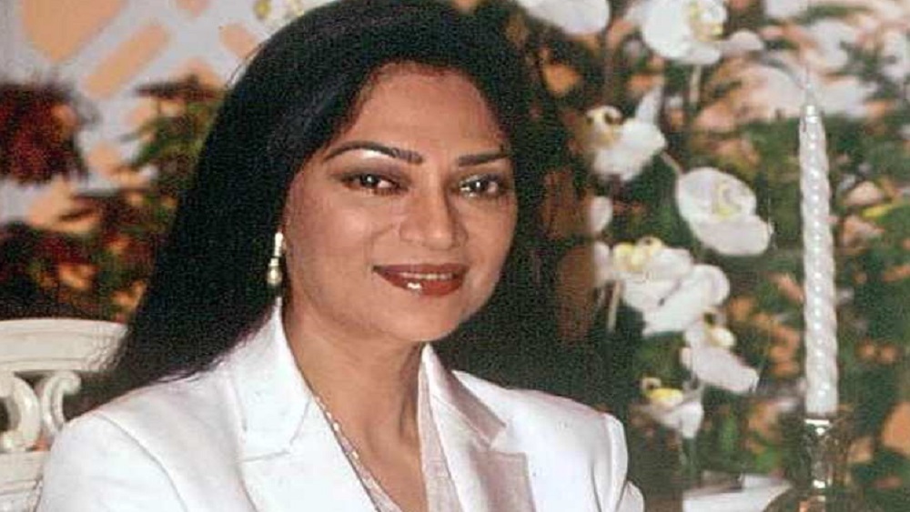 কিন্তু কোনও পরিস্থিতিতেই সিমিকেও ঠকাতে চাননি মনসুর। তাই নিজের মনের অবস্থা সিমিকে জানানোর সিদ্ধান্ত নেন তিনি। সেই মতো এক দিন সিমির ফ্ল্যাটে যান মনসুর। জানা যায়, মনসুর আসামাত্রই অভ্যাস মতো তাঁর পছন্দের লেমোনেড তৈরি করে আনেন সিমি।