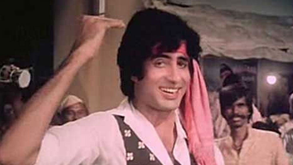 মুখে মুখে হিট হয়ে যায় গান এবং মু্ক্তি পাওয়ার দ্বিতীয় সপ্তাহেই গানের সঙ্গে ‘ডন’-এর ভাগ্যও জ্বলজ্বল করে ওঠে। ব্লকবাস্টার ঘোষিত হয় ফিল্মটি।