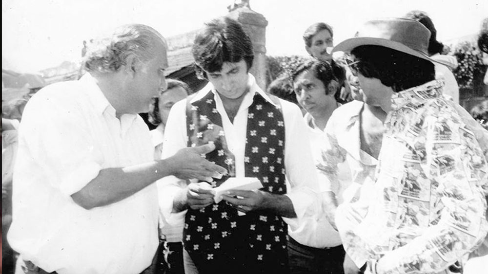 এই ফিল্মের প্রযোজক মৃত্যুর আগে আর্থিক সমস্যায় জর্জরিত ছিলেন। ফিল্ম থেকে যা লাভ হয় তার একটা অংশ প্রযোজক ইরানির স্ত্রীর হাতে তুলে দেওয়া হয়। যা তাঁকে ঋণ মেটাতে সাহায্য করেছিল।