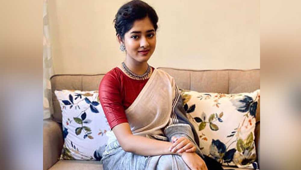 ব্যক্তিজীবনের মেগা কনটেন্ট আর ইতিহাস, দুটো এসে মিশেছে রানিমার অভিনয়ে। তাই তাঁর এত প্রতিপত্তি। রানি রাসমণির সব বয়সের চরিত্রেই দিতিপ্রিয়াকে সাদরে গ্রহণ করেছেন দর্শক।