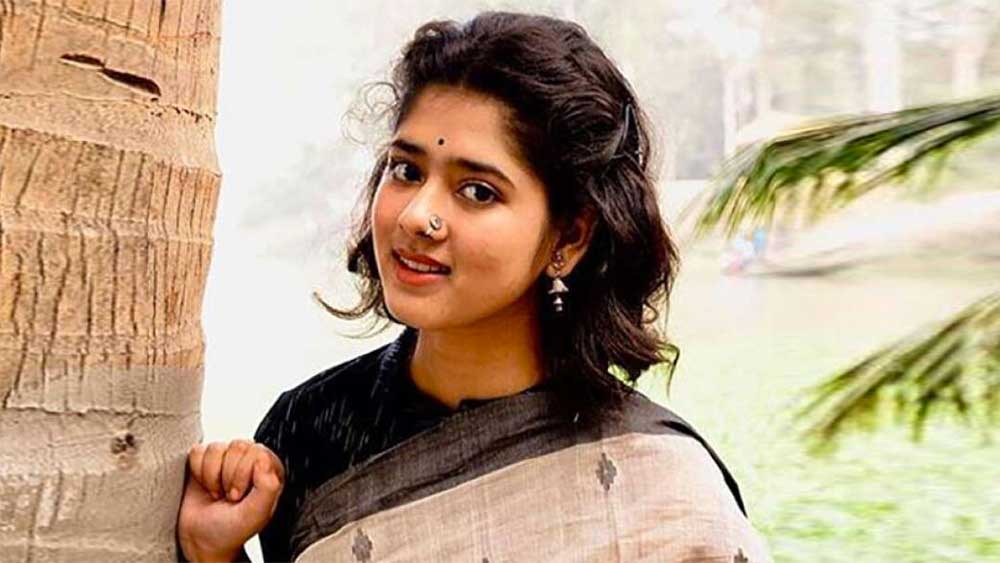 রাসমণির যোগিনী হওয়ার পর্বে দিতিপ্রিয়ার জনপ্রিয়তা যেন আরও বেড়েছে। এক মেয়ের জীবনে দাম্পত্য, একার সংসার, জমিদারি চালনা, অধ্যাত্মবাদ সব জুড়ে আছে। এত বৈচিত্রই রাসমণির তুমুল জনপ্রিয়তার কারণ। জানবাজারে রাসমণির বর্তমান পরিবার দিতিপ্রিয়াকে সাদরে গ্রহণ করেছে।