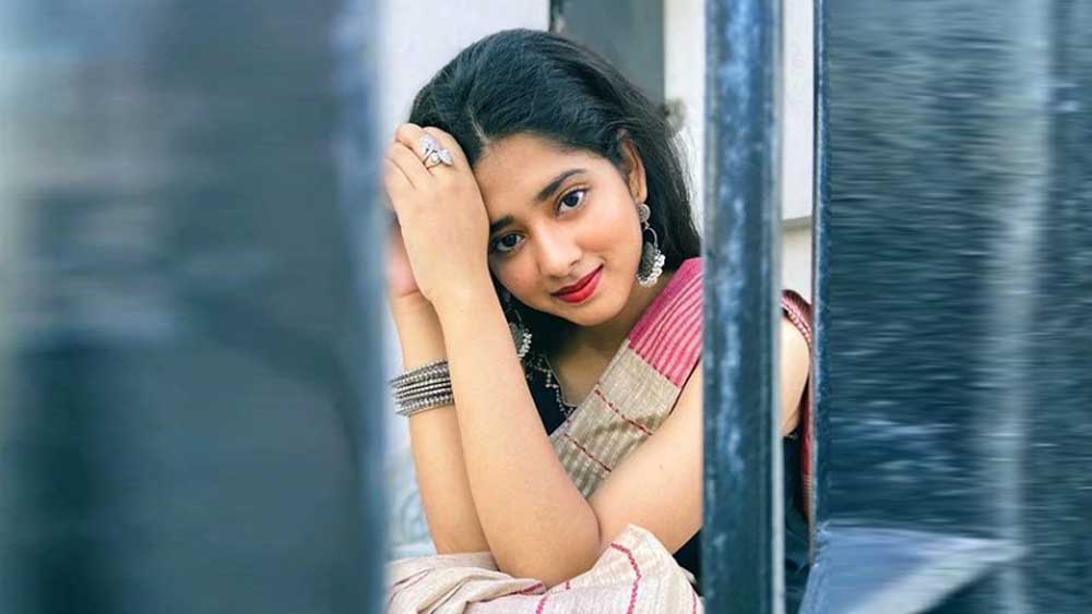 সিরিয়াল পাড়ায় কাজ করলেও এক সময় খুব চুপচাপ থাকতেন তিনি। সংলাপ ছাড়া মুখ খুলতেন না। পাঠভবনের সাহিত্য সভা, বাইশে শ্রাবণ তাঁর বড় প্রিয়। সরস্বতী পুজো নয়, মাঘোৎসব দেখতে দেখতে বড় হয়ে ওঠা দিতিপ্রিয়া 'রানিমা'-র পরে কোনও ব্রাহ্ম মহিলার চরিত্রে অভিনয় করতে চান।