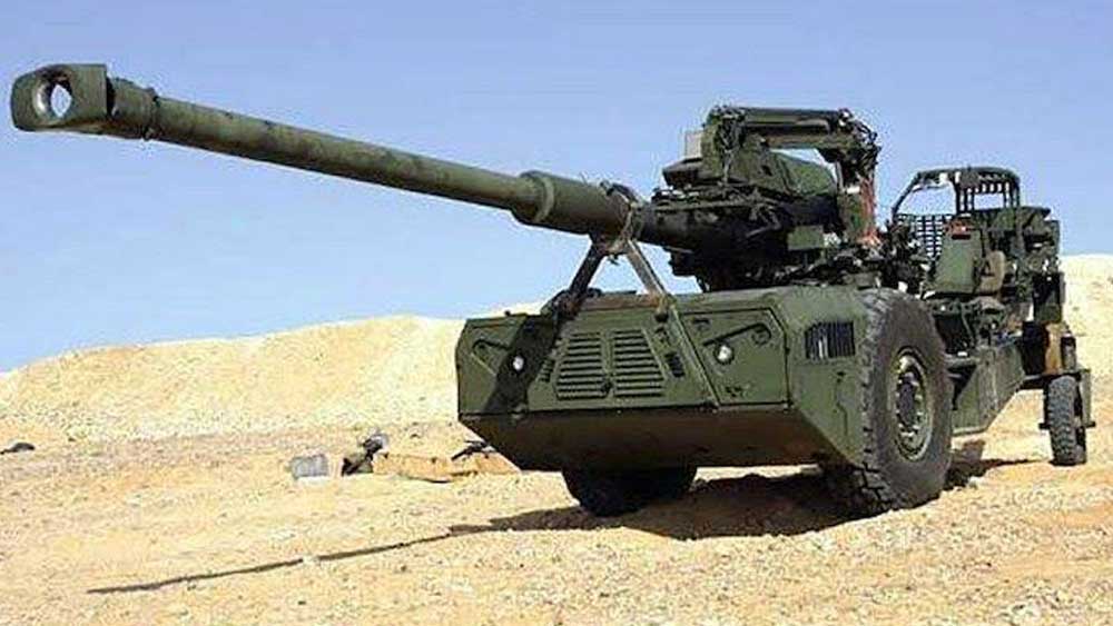 লাদাখের পরিস্থিতিতির কথা মাথায় রেখে ইজরায়েলের কাছ থেকে ৪০০টি হাউইৎজার কামান ‘এথোজ’ কিনতে উদ্যোগী হয়েছে সেনা। তাতেই আপত্তি তুলেছেন ডিফেন্স রিসার্চ অ্যান্ড ডেভলপমেন্ট অর্গানাইজেশন (ডিআরডিও)-এর ডিরেক্টর তথা বিজ্ঞানী শৈলেন্দ্র ভি গড়ে।