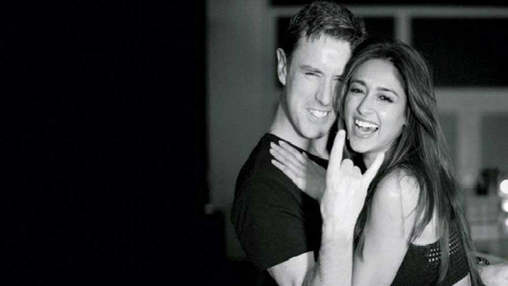 অ্যান্ড্রু বিবাহিত এবং তিন সন্তানের বাবা ছিলেন। সব জেনেও ইলেয়ানা এই সম্পর্ক এগিয়ে নিয়ে যেতে চেয়েছিলেন। কিন্তু তাঁদের সম্পর্ক ভেঙে যায়। ব্রেক আপের পরে ইলেয়ানা গভীর অবসাদের শিকার হন। মানসিক অবস্থা স্বাভাবিক করতে তিনি থেরাপিস্টের দ্বারস্থ হন।