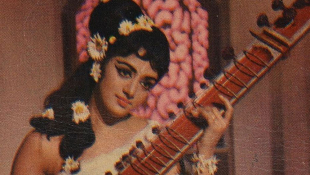 এর মাত্র কয়েক বছর আগেই ১৯৬৮ সালে বলি ডেবিউ করেছিলেন হেমা। তাঁর সৌন্দর্য্য এবং অভিনয় দিয়ে তিনি দর্শকদের মনে ‘ড্রিমগার্ল’ হয়ে উঠতে শুরু করেছিলেন। এ সময় কেরিয়ারের বাইরে আর কিছুই ভাবতে চাননি তিনি।