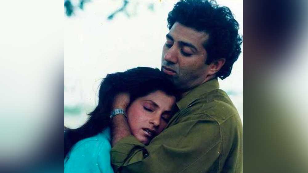 শোনা যায়, সানির সঙ্গে নাম জড়িয়ে পড়াতেই রাজেশের সঙ্গে সম্পর্কে ফাটল ধরেছিল তাঁর।